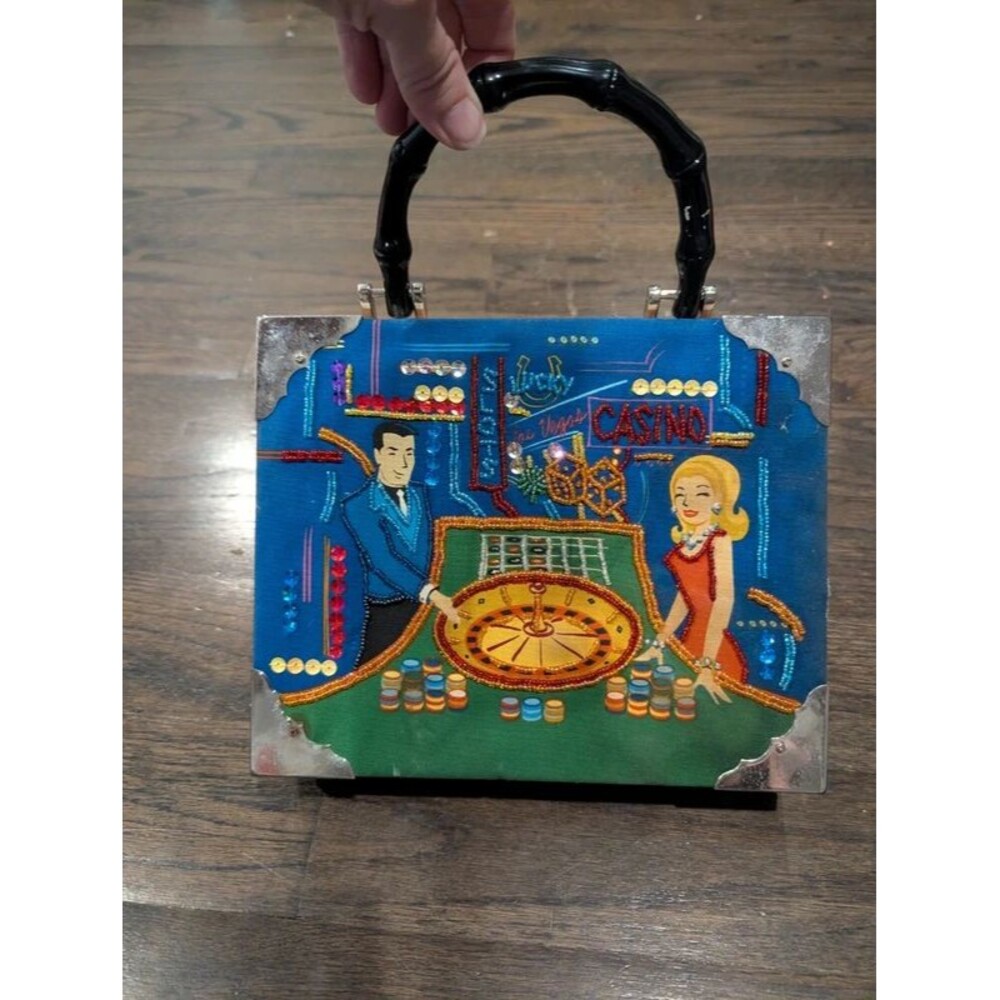 Bueno Wearable Art purse
